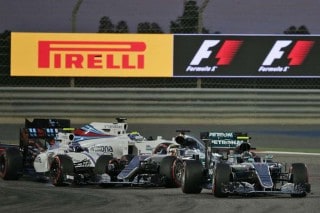 kurve-bahrain-nico-rosberg-fuehrung-bottas-kracht-