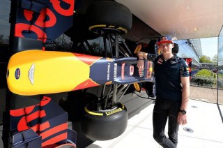 VerstappenRedBull6_RX680