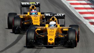 renault-f1-b-spec-engine-gives-more-power-in-canadian-gp