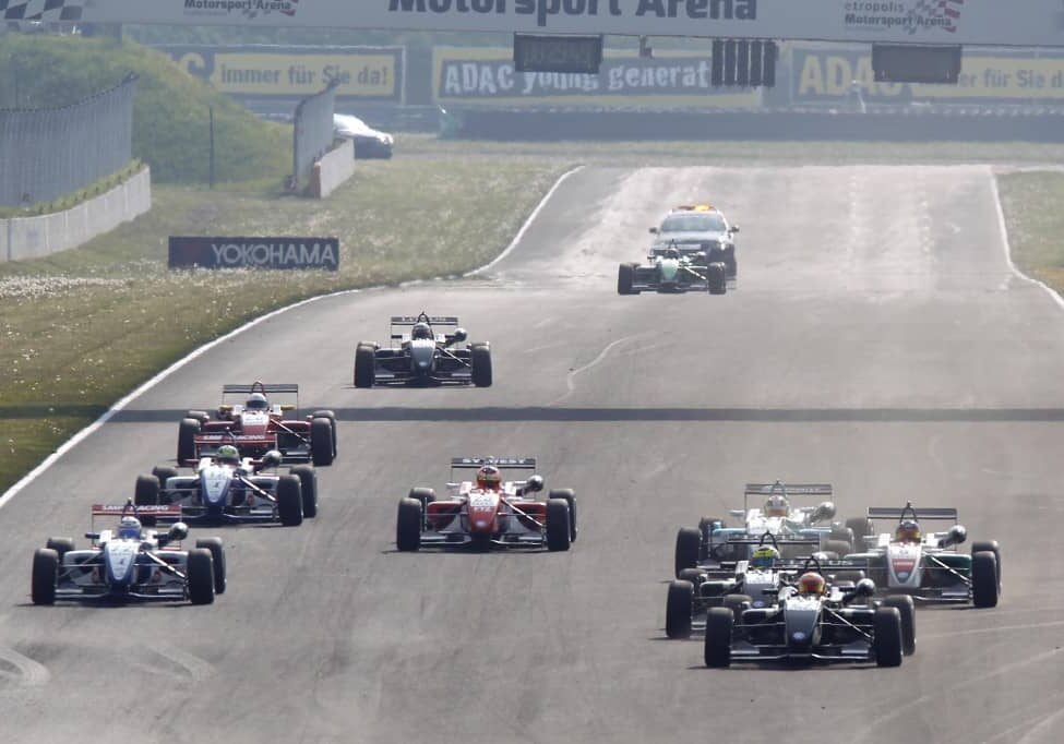 Start Race/Rennen 1, ADAC GT-Masters, etropolis Motorsport Arena Oschersleben, 25.-27.04.2014