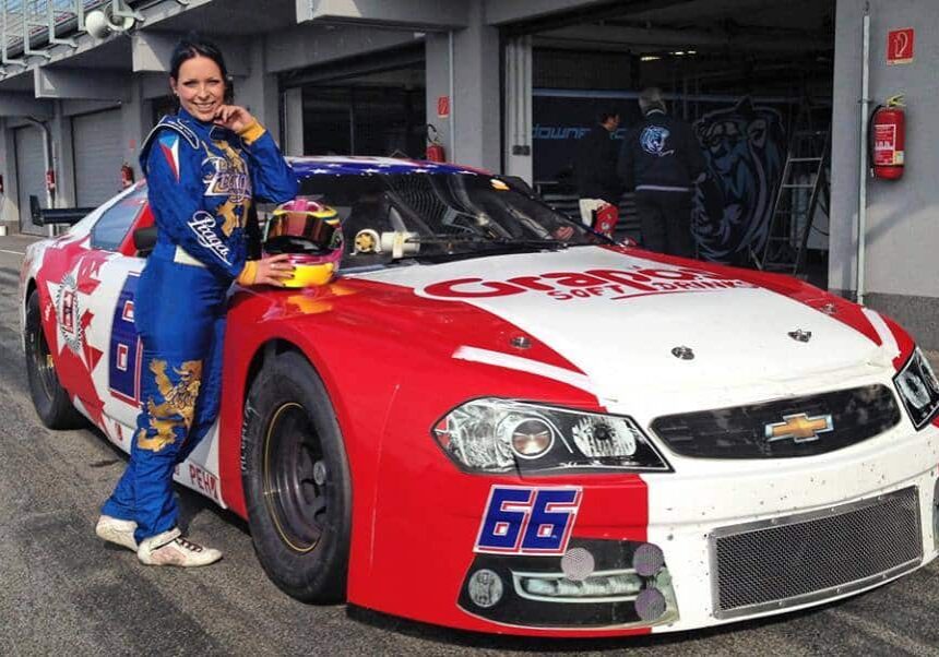 1948142_1524465037779864_1549473851_n