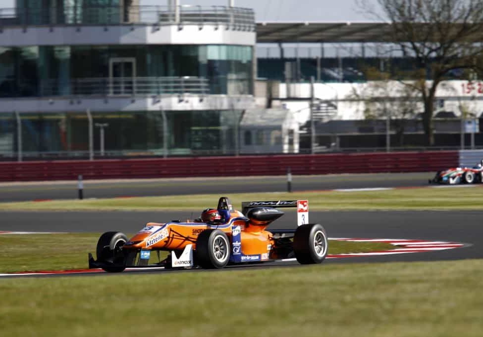 Lucas Auer (AUT) Team Kfzteile24 Mücke Motorsport, FIA Formula 3 European Championship, Silverstone 18.-20.04.2014; © Alexander Trienitz / Motorsportbild.de