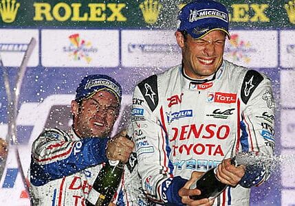 GEPA-1509123104 - SAO PAULO,BRASILIEN,15.SEP.12 - MOTORSPORT - FIA World Endurance Championship, 6 Stunden von Sao Paulo, Siegerehrung. Bild zeigt den Jubel von Alexander Wurz (AUT) und Nicolas Lapierre (FRA/ Toyota/ links). Keyword: Sekt.
Foto: GEPA pictures/ XPB Images - Achtung - Nutzungsrechte nur fuer oesterreichische Kunden ATTENTION - COPYRIGHT FOR AUSTRIAN CLIENTS ONLY