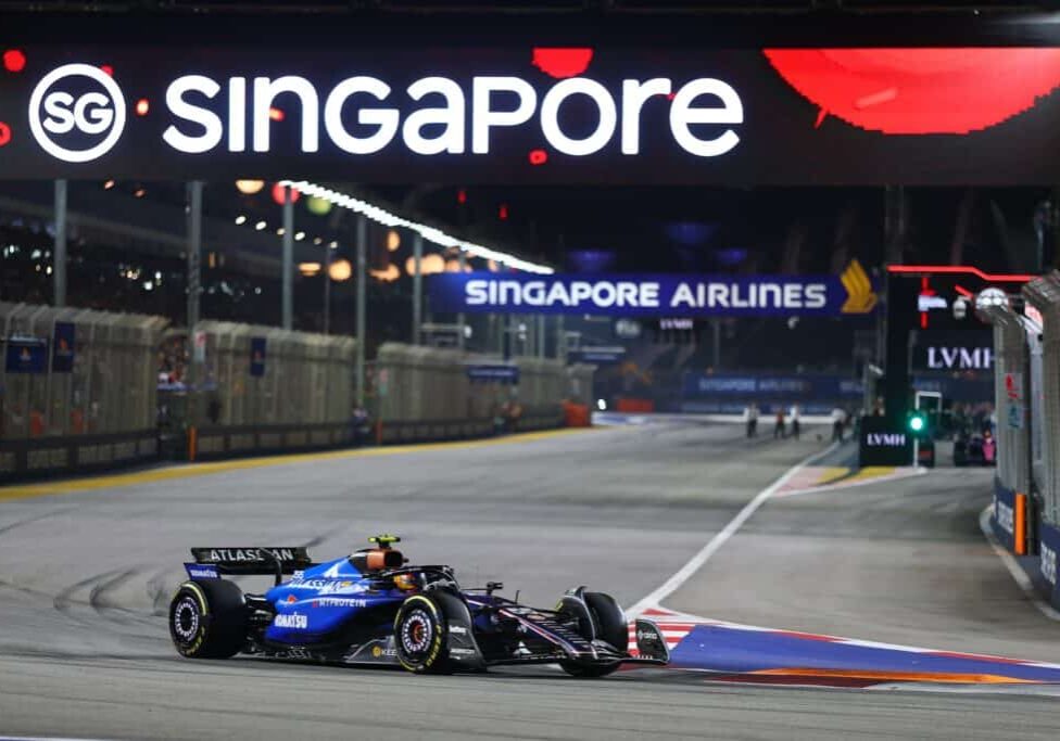 557723708_1347369700732130_3625767398470966607_n SINGAPORE, SINGAPORE - OCTOBER 05: Carlos Sainz of Spain driving the (55) Williams FW47 Mercedes on track during to the F1 Grand Prix of Singapore at Marina Bay Street Circuit on October 05, 2025 in Singapore, Singapore. (Photo by Bryn Lennon/Getty Images)