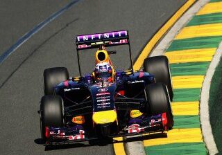 Daniel-Ricciardo_Red-Bull-Racing_Foto-Red-Bull-Content-Pool1-320x480