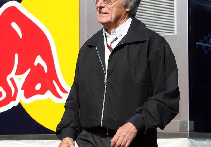 GEPA-140907122 - SPA,BELGIUM,14.SEP.07 - FORMULA 1, MOTORSPORT - Formula One Grand Prix of Spa Francorchamps, practice, Friday. Image shows Bernie Ecclestone in front of the Red Bull Racing tree house. Photo: GEPA pictures/ Franz Pammer