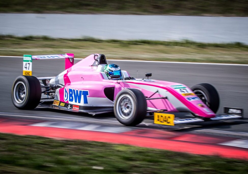 SPORT, Oschersleben  F4 TEST IM BILD:   FOTO: SPORTMEDIAPICS.COM/MANFRED BINDER