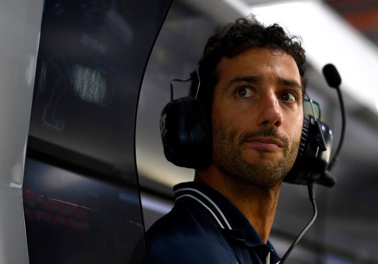 SINGAPORE, SINGAPORE - SEPTEMBER 16: Daniel Ricciardo of Australia and Scuderia AlphaTauri looks on from the pitwall during qualifying ahead of the F1 Grand Prix of Singapore at Marina Bay Street Circuit on September 16, 2023 in Singapore, Singapore. (Photo by Rudy Carezzevoli/Getty Images) // Getty Images / Red Bull Content Pool // SI202309160457 // Usage for editorial use only //