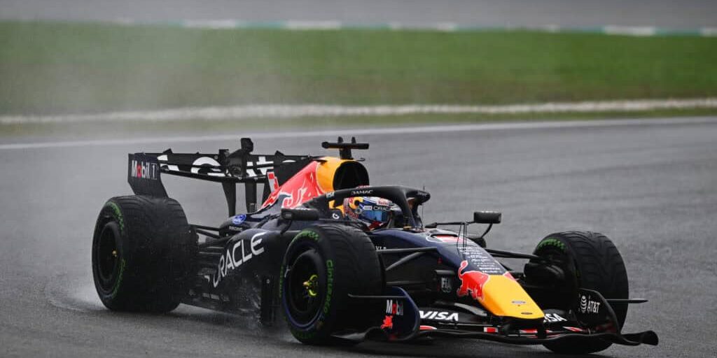 KUALA LUMPUR, MALAYSIA - OCTOBER 04: Max Verstappen of the Netherlands driving the (3) Oracle Red Bull Racing RB22 Red Bull Ford Powertrains on track during the F1 Grand Prix of Bahrain in Malaysia at Sepang Circuit on October 04, 2026 in Kuala Lumpur, Malaysia. (Photo by Rudy Carezzevoli/Getty Images) // Getty Images / Red Bull Content Pool // SI202610040271 // Usage for editorial use only //