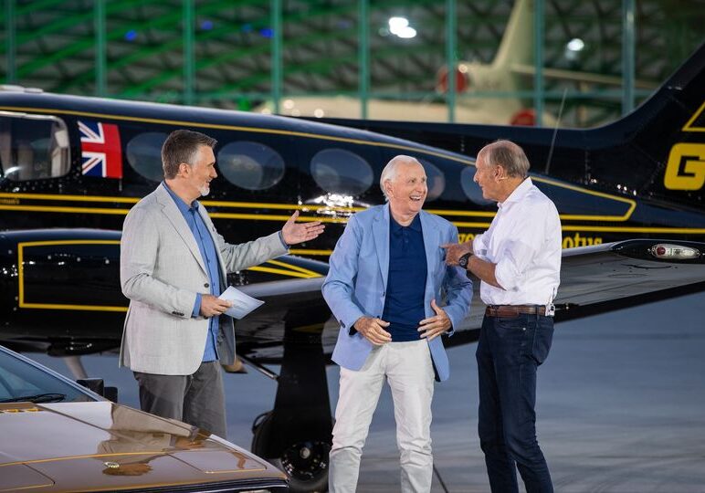 Andreas Gröbll, John Watson und Hans-Joachim Stuck bei ServusTV's "Sport und Talk aus dem Hangar-7" am 12. Juni 2023 in Salzburg, Österreich.