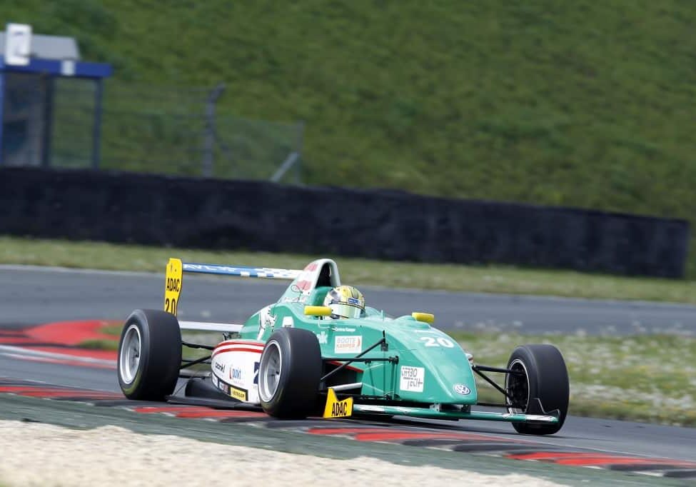 Corinna Kamper_HS Engineering_ADAC Formel Masters