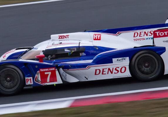 Toyota_TS030_Hybrid_(Alex_Wurz)_rear_2012_WEC_Fuji_FP2