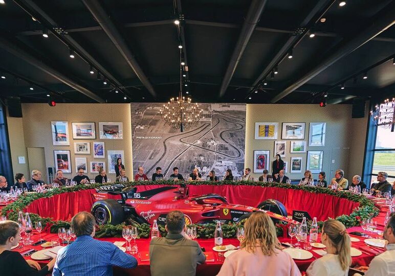 Weihnachtsessen-Ferrari