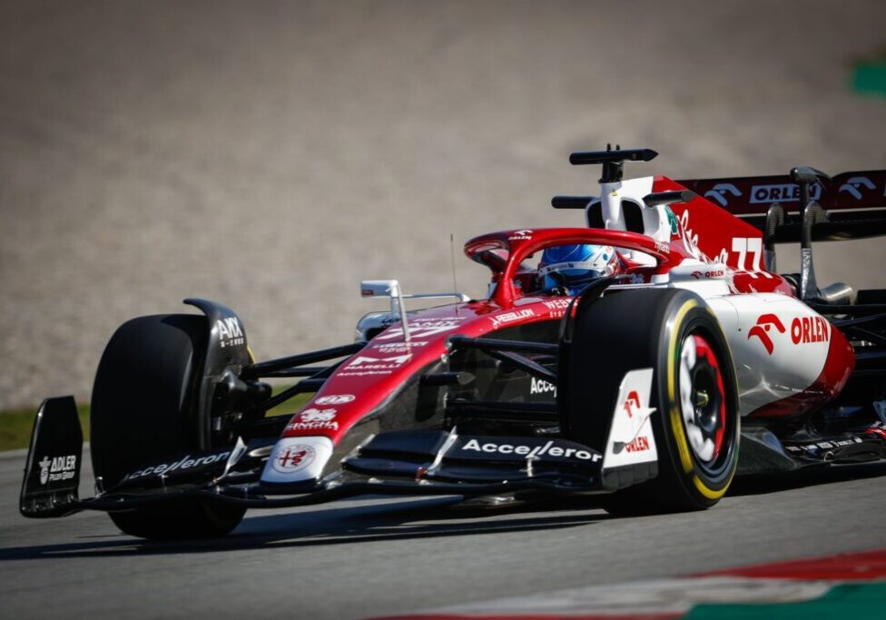 alfa-romeo-piste-barcelone-c42-bottas
