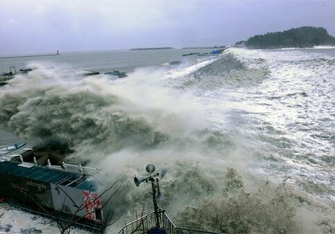 der-taifun-war-zuvor-schon-ueber-japan-und-die-philippinen-hinweg-gezogen-