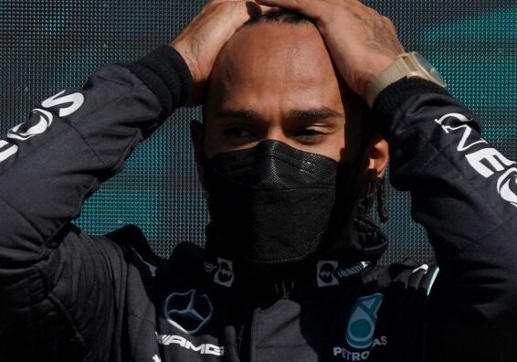 dpa-wurde-fuer-die-startaufstellung-in-interlagos-fuenf-plaetze-nach-hinten-versetzt-lewis-hamilton-image100~_v-gseapremiumxl