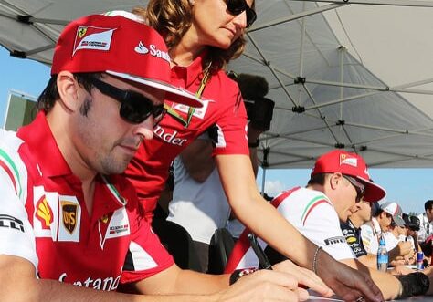 Fernando Alonso (ESP) Ferrari signs autographs for the fans.
24.07.2014. Formula 1 World Championship, Rd 11, Hungarian Grand Prix, Budapest, Hungary, Preparation Day.
- www.xpbimages.com, EMail: requests@xpbimages.com - copy of publication required for printed pictures. Every used picture is fee-liable. © Copyright: Moy / XPB Images