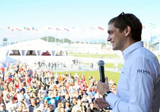 Vitaly Petrov (RUS) at the Fanzone.
09.10.2014. Formula 1 World Championship, Rd 16, Russian Grand Prix, Sochi Autodrom, Sochi, Russia, Preparation Day.
 - www.xpbimages.com, EMail: requests@xpbimages.com - copy of publication required for printed pictures. Every used picture is fee-liable. © Copyright: Price / XPB Images