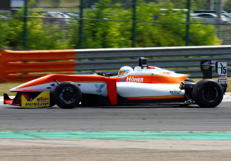 smw-media4-140706-6348a-wm